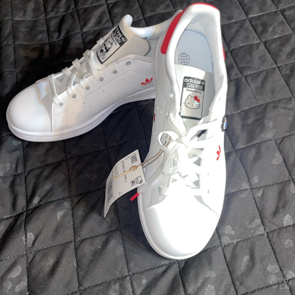 Adidas x Hello Kitty